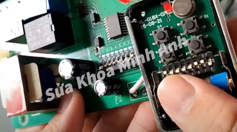 Remote thật có chip mã gốc chính hãng